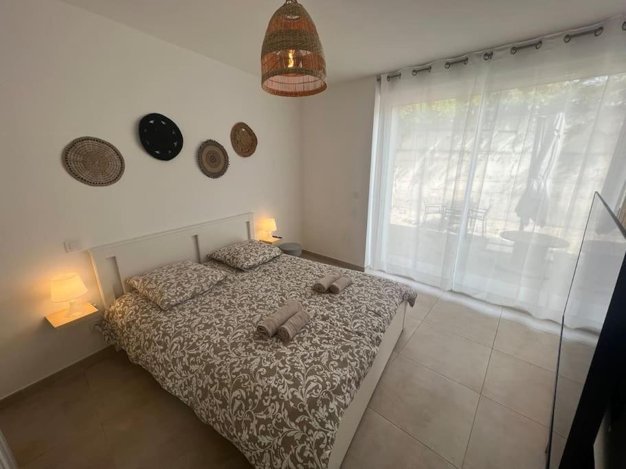 La Glycine - Parking Gratuit - Ac Clim - Cour Prive - Apartment Villeneuve-les-Avignon Exterior photo